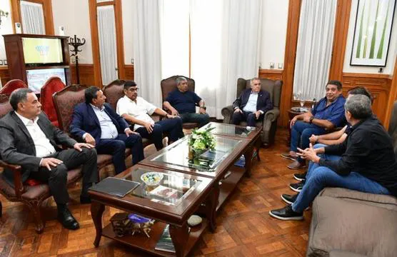 Reunión-en-Casa-de-Gobierno-