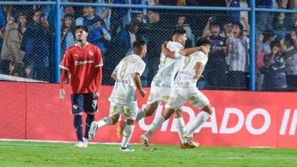 atletico-tucuman-vencio-a-independiente-igualan-en-el-monumental-jose-fierro_416x234
