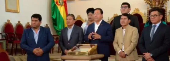 Arce-y-su-gabinete,-ayer-en-La-Paz