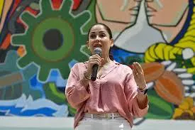 Luisa-González,-anunció-que,-en-caso-de-llegar-a-ganar-las-elecciones,-prevé-revertir-el-contrato-de-concesión-petrolera---EFE-