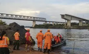 Lluvias-dificultan-búsquedas-en-el-río-Tocantins