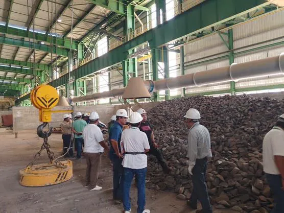 Interior-del-Complejo-Siderurgico-del-Mutum