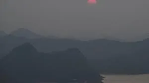 Densas-columnas-de-humo-cubrieron-ocasionalmente-en-2024-importantes-ciudades-de-Brasil---AFP