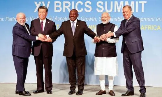 Los-líderes-de-Brasil,-Rusia,-India,-China-y-Sudáfrica-se-tomaron-la-foto