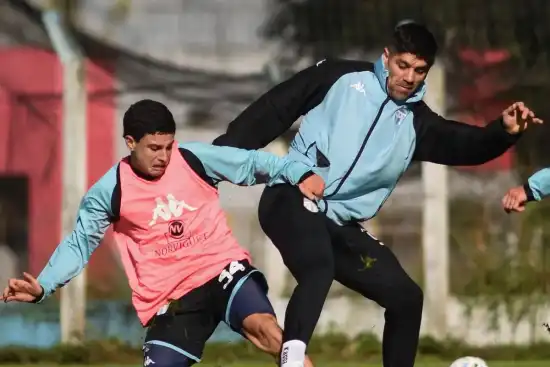 550x367_entrenamiento-leandro-diaz-quien-se-perfila-para-ser-titular-atletico-disputa-pelota-lucas-roman-1145784-164013