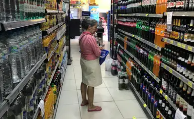 brasilsupermercadomujergondola