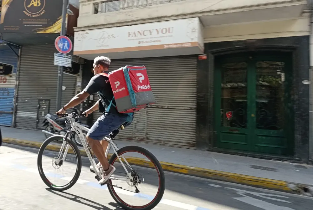 Argentina-y-el-empleo-en-tiempos-de-Milei-1-1536x1030