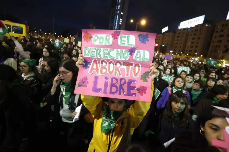 chilenas-rechazan-proyecto-latido-corazon-feto-aborto