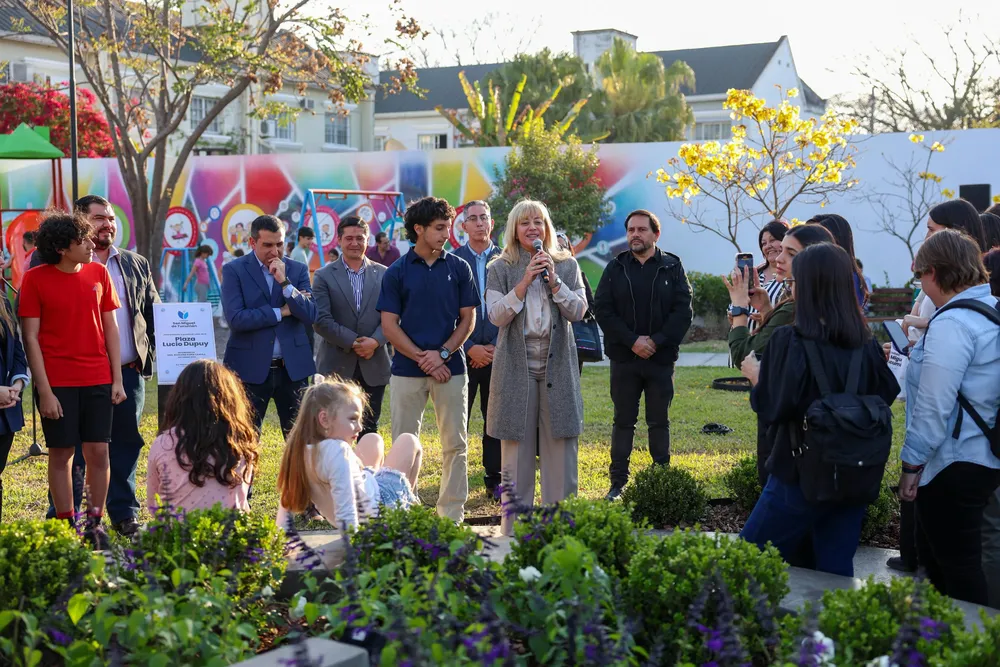 multimedia.grande.a529f28895186a47.Z3JhbmRlLndlYnA=