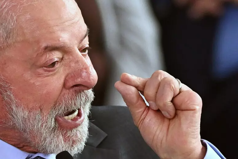 e7040c0bdba3542e8dff2027db6c50c3