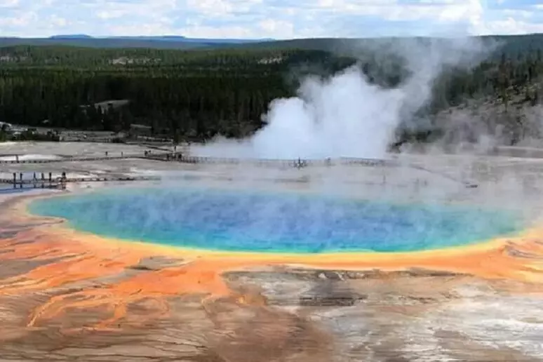 fuentehidrotermaldeyellowstone