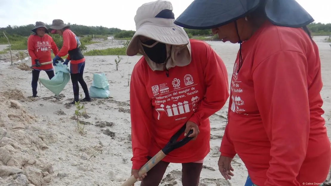 mexicomujeresmanglares2