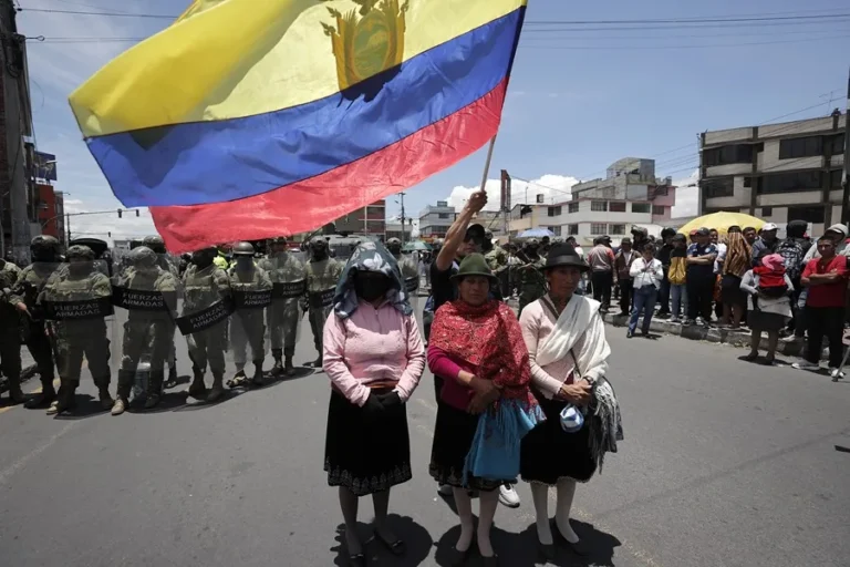 ecuadorprotestacontranoboa