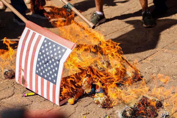 brasilquemanbanderayanki