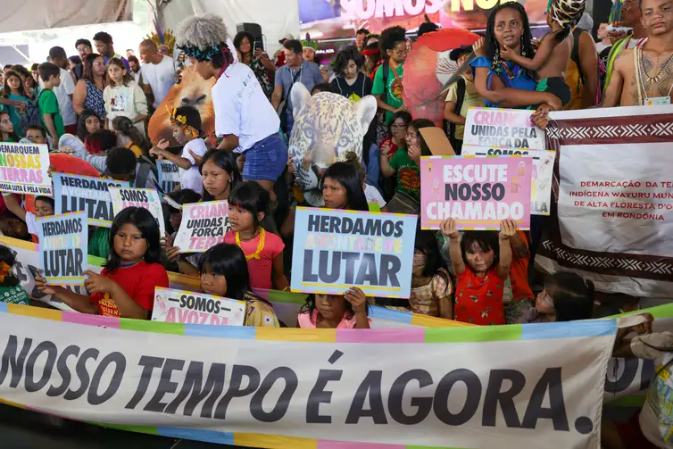 brasilniñosindigenas2