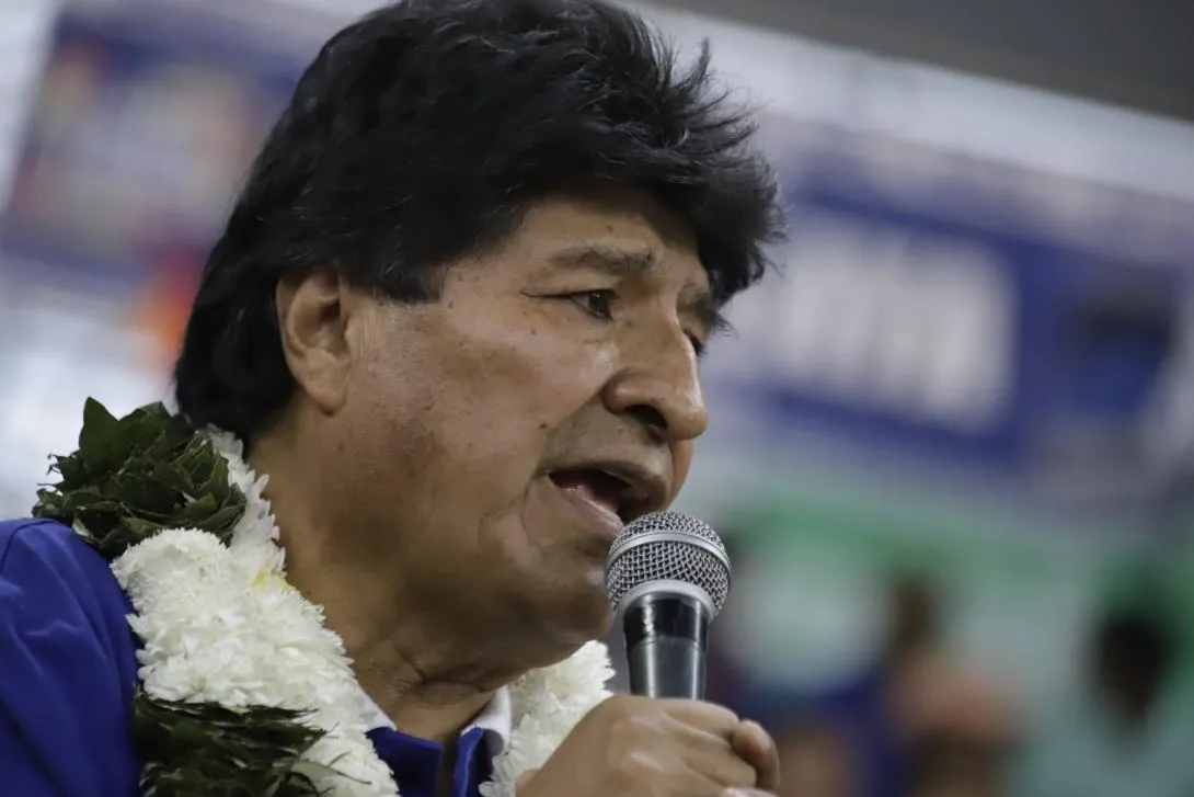 boliviaevomoralesconmicrofono