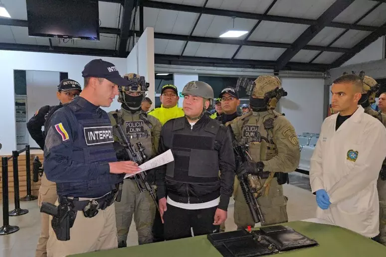 ff2577a64b6a8eb5c6e0796c3d07b22e