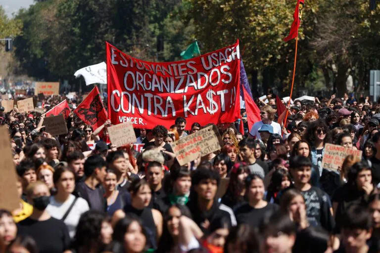 manifestaciones-en-chile-768x512