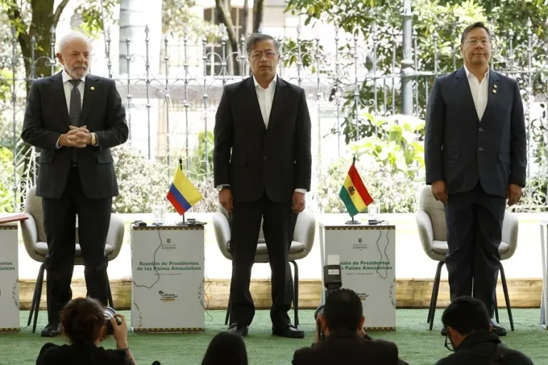 Cumbre-Amazonicalulapetroarce