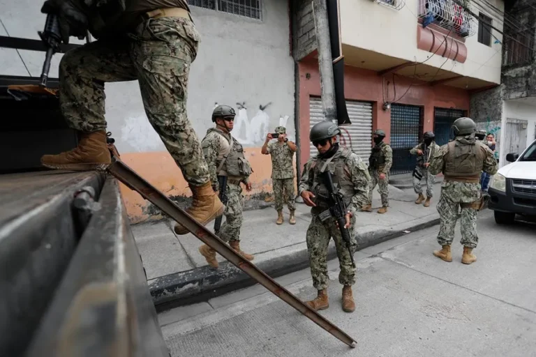 ecuadorejercitoviolenciasicarios