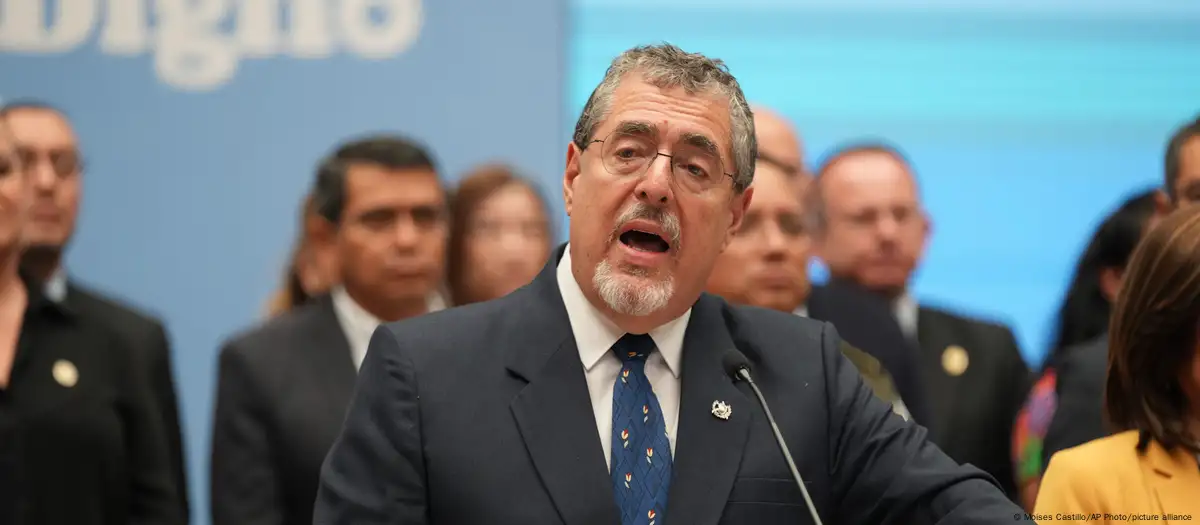 guatemalaarevaloabriboca